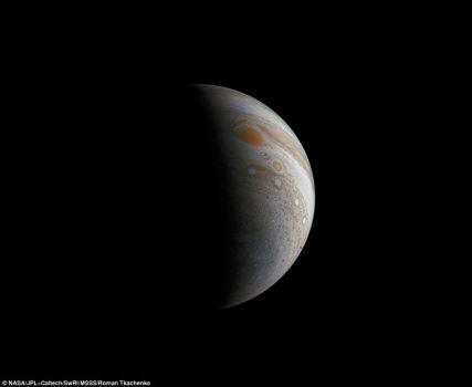 窥探木星大红斑，比想象的要大