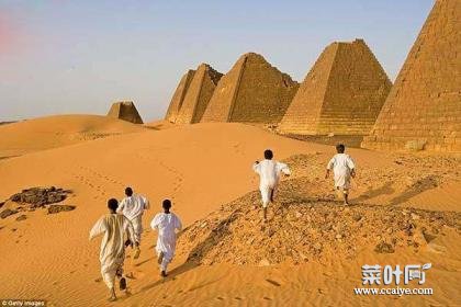 与埃及一样麦罗埃金字塔古迹 待遇却是天壤之别！