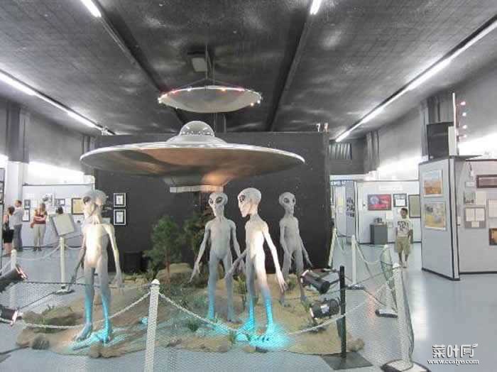 美国内华达州51区“绿屋”供总统观看外星生物尸体 18名来自坤吞尼亚星的外星生物为政府工作？