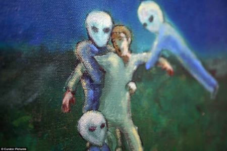 美国艺术家David Huggins声称17岁时被女性外星生物夺走首次 生下60多位外星宝贝