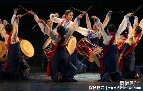 长鼓励是哪个民族的舞蹈，朝鲜族的最具代表性(瑶族的也很有名)