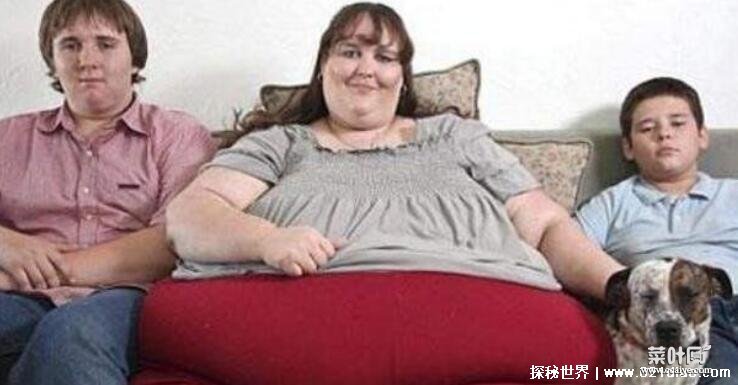 世界上最胖的人有多重，美国苏珊娜埃曼竟重1.8吨宛若大象