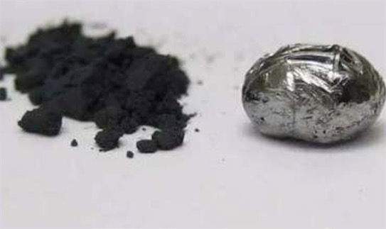 世界上最贵的石头 锎一克价值两亿元