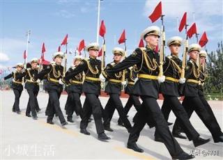 为什么中国国庆阅兵从来没请过外国的？