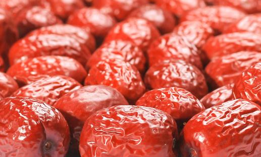 红枣发酸是怎么回事 红枣表面发白是发霉吗