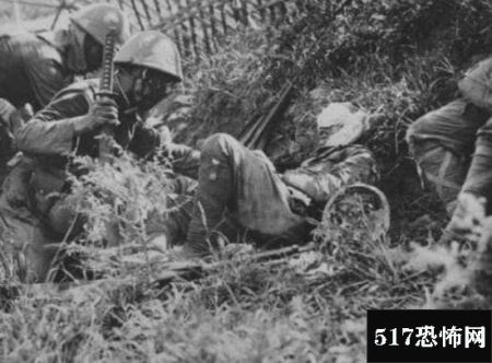 二战最灵异八个日本兵，得罪邪神拿机枪扫射同伴/罪有应得