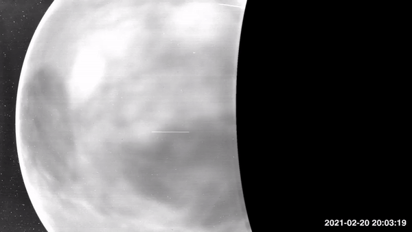 美国宇航局帕克太阳探测器看到金星“像锻造的铁器 ”一样发光