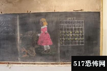 美国中学百年黑板惊现奇怪轮状乘法表！无人能解！