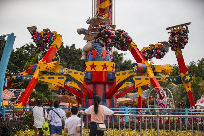 国内人气最高的十大主题乐园，上海迪士尼排第一名