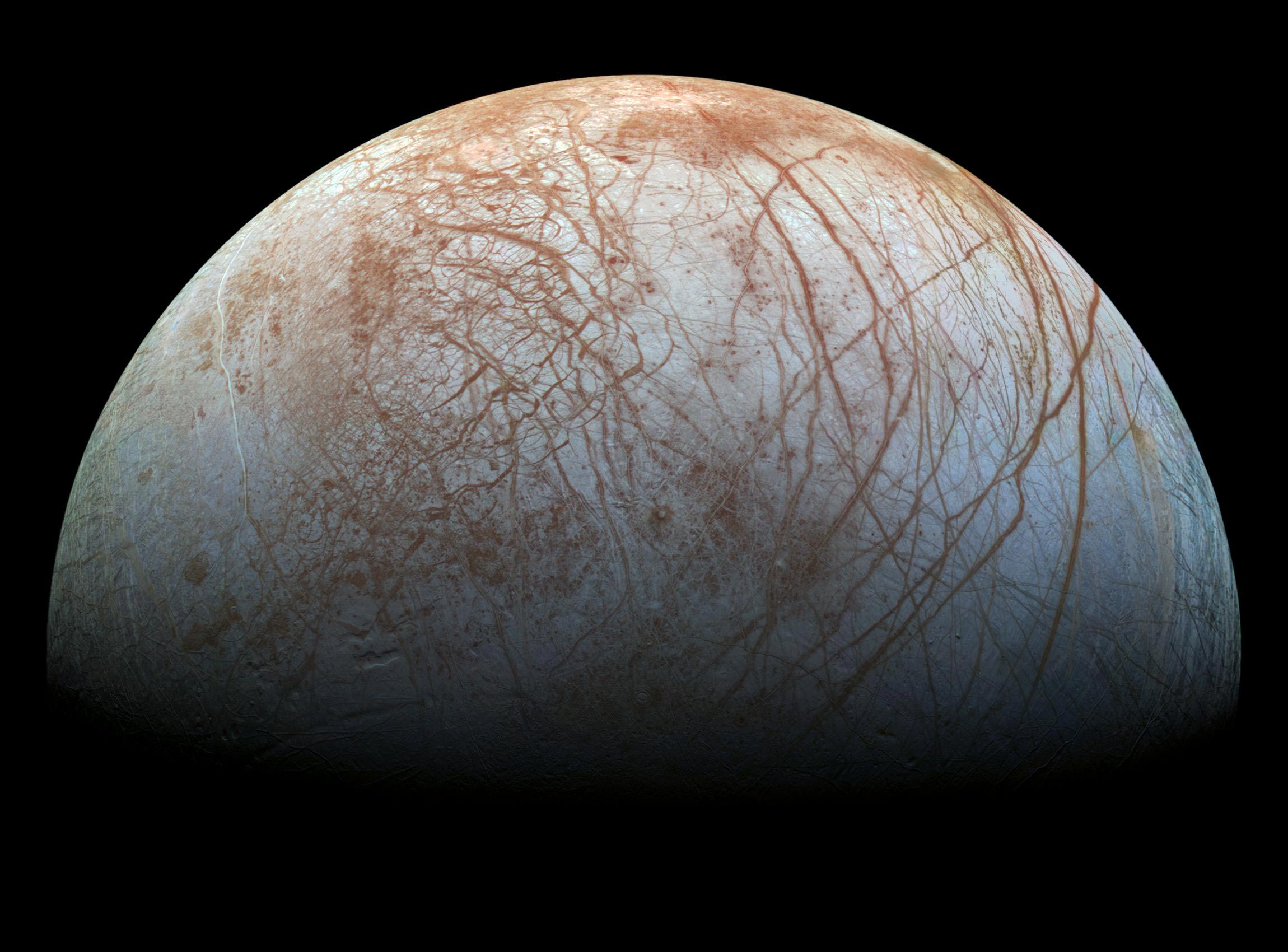 木星的第二个卫星欧罗巴上水的喷发很可能来自浅层的湖泊 而非地下方的全球海洋