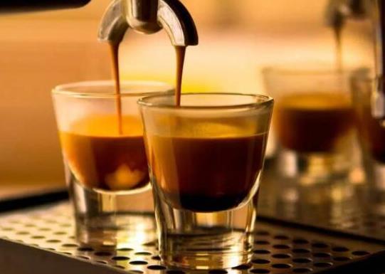 常见的十大咖啡口味，白咖啡爽滑柔和、黑咖啡集香甘醇酸苦味于一体