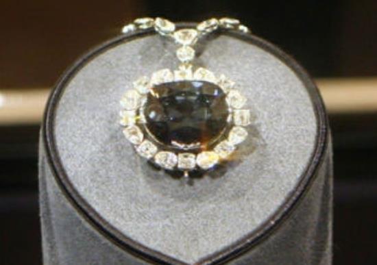 世界十大名戒指，拿破仑的求婚钻戒、格拉夫粉钻非常有价值