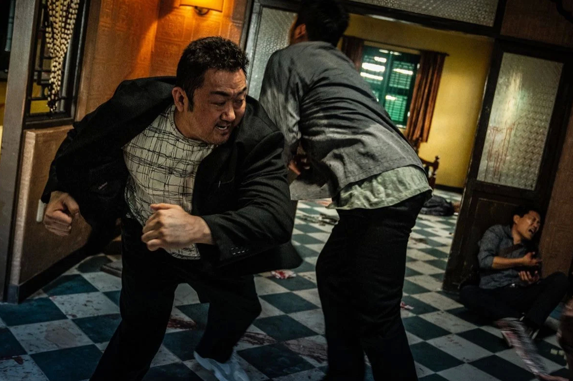 《犯罪都市2》拿下韩国年冠，马东锡又带来一部生猛的R级新片