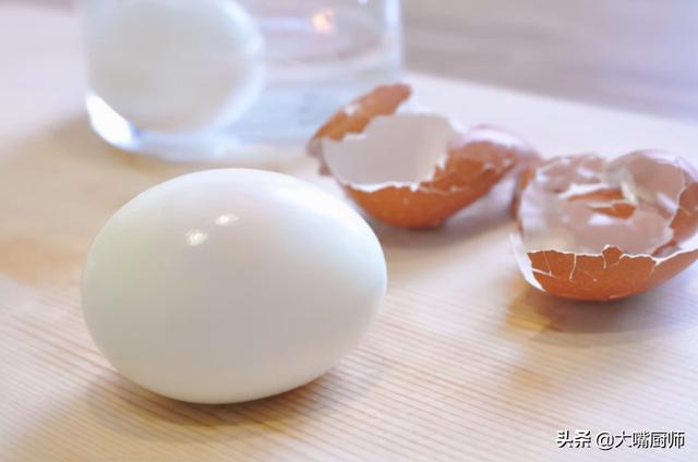 煮鸡蛋多长时间比较好剥壳（冷水煮还是开水煮）(1)