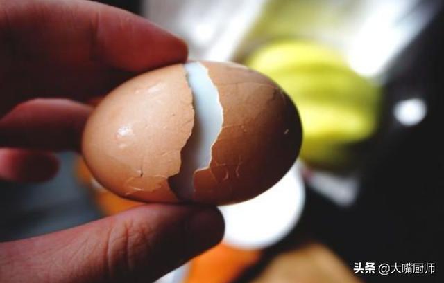 煮鸡蛋多长时间比较好剥壳（冷水煮还是开水煮）(7)