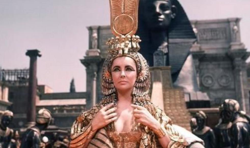 投资4400万美元 片长4小时57年前的《埃及艳后》有多惊艳？