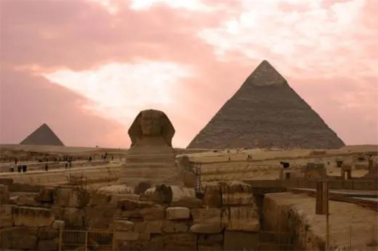 古埃及金字塔的秘密，科学无法解释的几大谜题