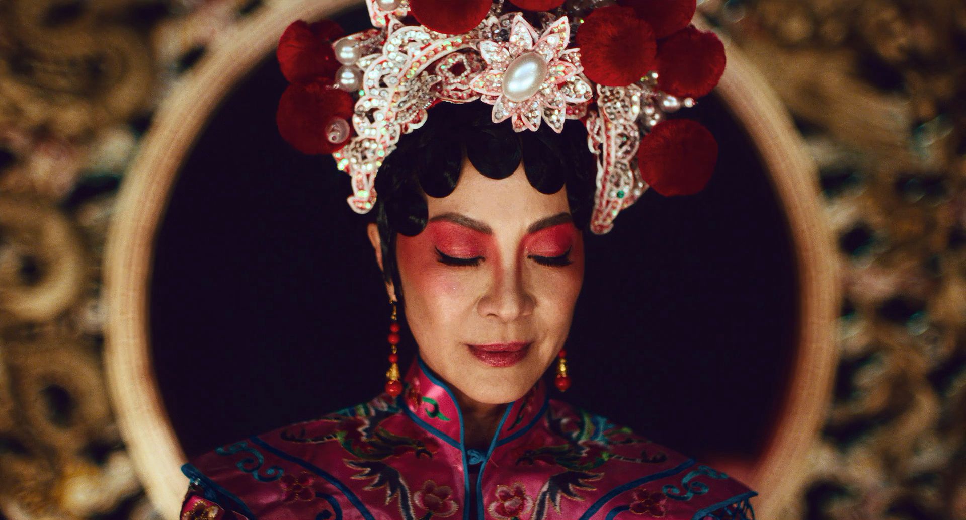 ​杨紫琼10大经典角色：亚洲首位邦女郎，卧虎藏龙俞秀莲令人难忘