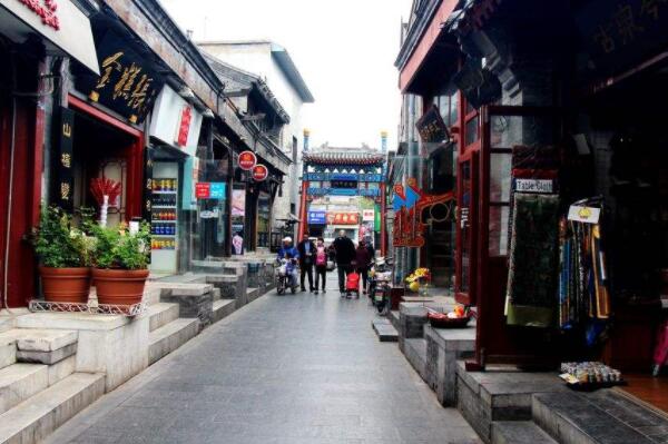 北京最出名的十大美食街，第四充满文艺范，品尝正宗美食还得来这！