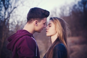 法式接吻是什么 法式接吻和普通接吻有什么区别