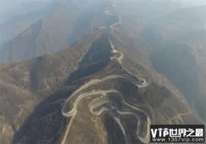 中国最意外的盘山公路：因经费不足绕了68道弯，却美得脱俗