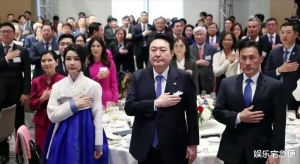 韩国第一夫人出访美国，换装不停西装造型惊艳，白宫国宴菜单曝光