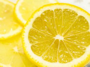 喝柠檬水好处多多，这么泡才是正确的！