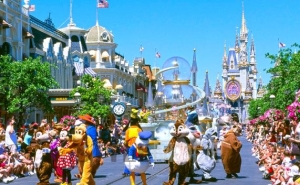 全世界都哪些城市有迪士尼啊？全球最大的迪士尼乐园在哪