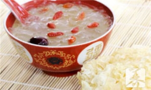 雪燕桃胶皂角米可以天天吃吗