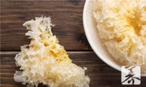 雪燕桃胶皂角米可以天天吃吗