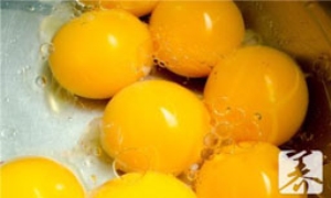 蛋黄加在奶粉里的危害