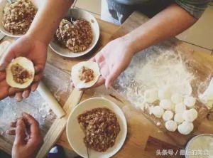 饺子的做法大全简单又好吃（饺子的新吃法绝对过瘾）(67)