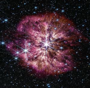 在天文学家的实时观察下，混乱的恒星BELLS 1正慢慢走向暴毙