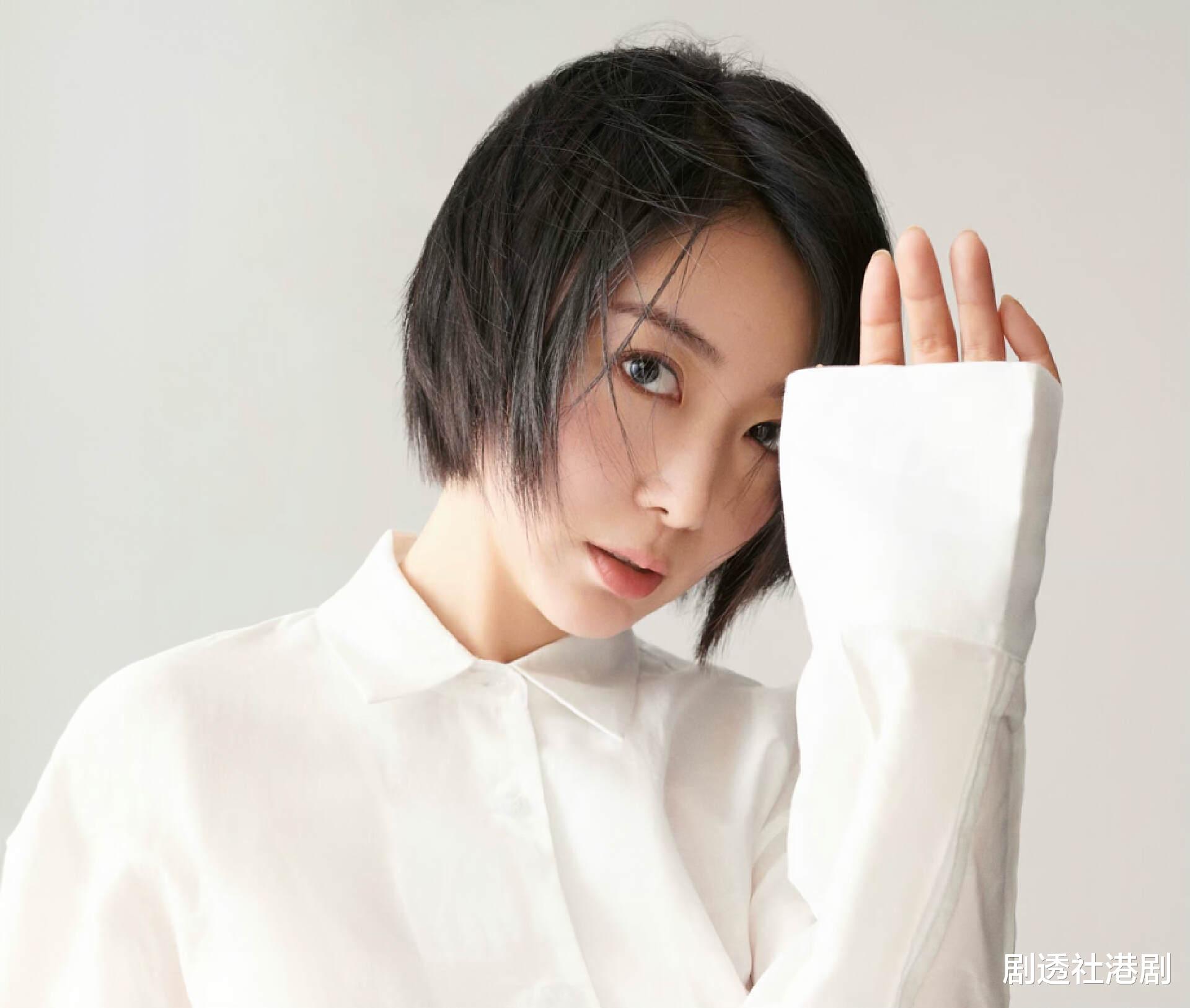 TVB前知名女星宣布复出，已结婚生女，晒最新艺术照颜值重回巅峰