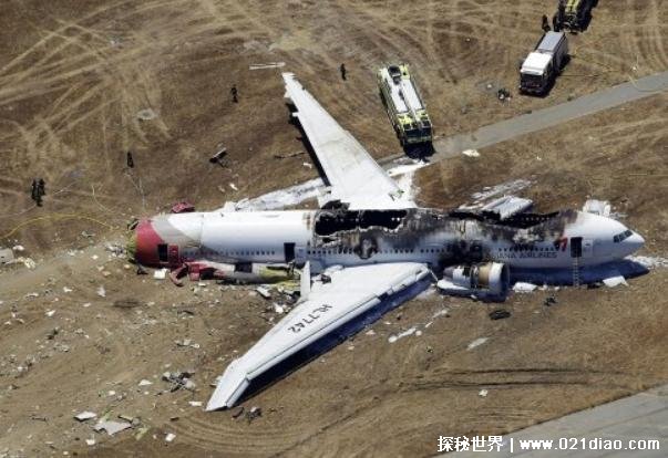 1997年韩国客机坠毁事件 造成228人无一幸存(燃料爆炸)